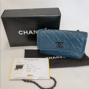 🚫SOLD🚫 CHANEL CAVIAR MINI FLAP BAG ENTRUPY